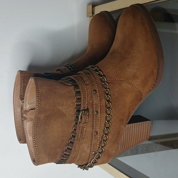 JustFab Kualeah Chain Strap Ankle Boots Size 9 - Picture 5 of 15